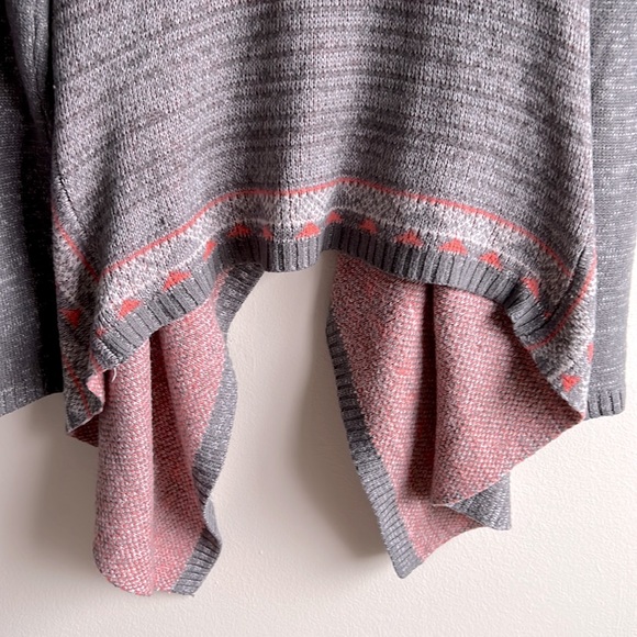 Junior’s Multicolor Aztec Print Wrap Cardigan Size Medium - Picture 11 of 16